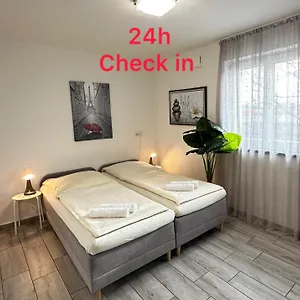 Pensión Private Mit Eigene Küche Und Bad, Núremberg